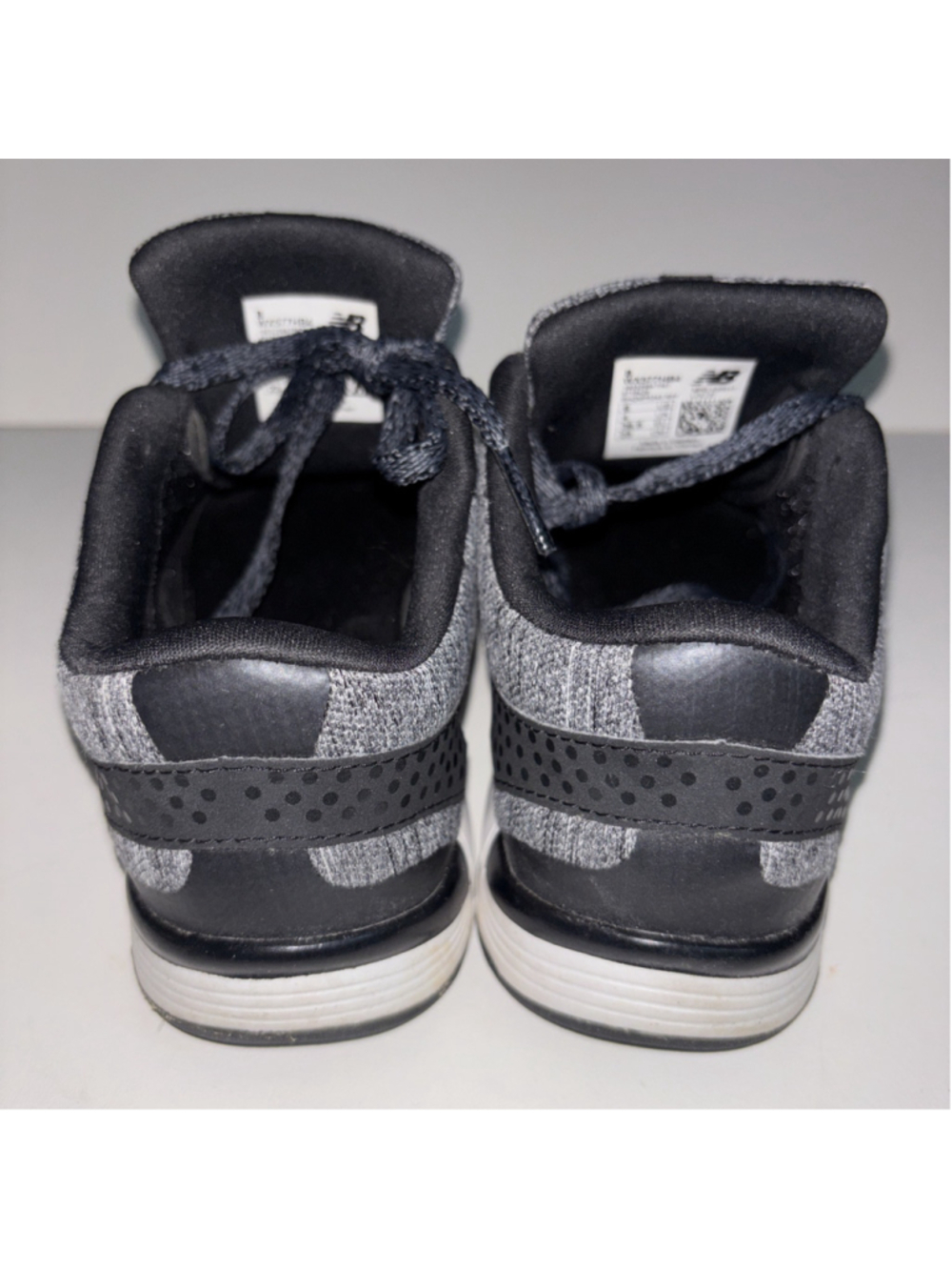New Balance Black Gray Womens Shoes US Women 6- maybe worn twice!!! Looks great - Picture 5 of 8